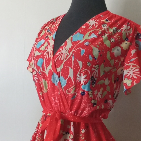Vintage 1970s polyester red floral printed house dress - Picture 4 of 7